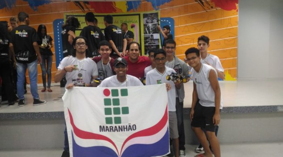 Estudantes do IFMA conquistam prêmios no Torneio Juvenil de Robótica