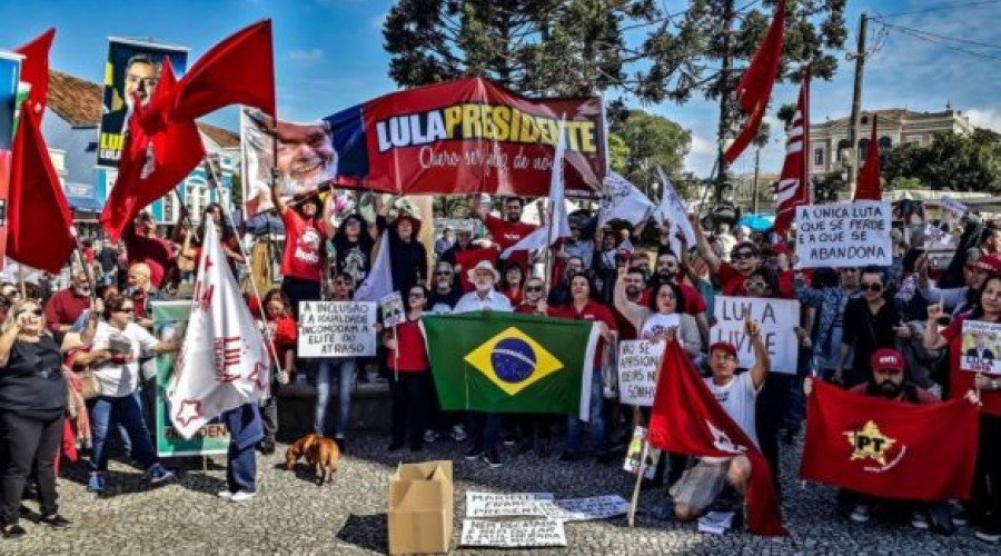 Ao vivo: Lula é lançado à Presidência da República em Curitiba