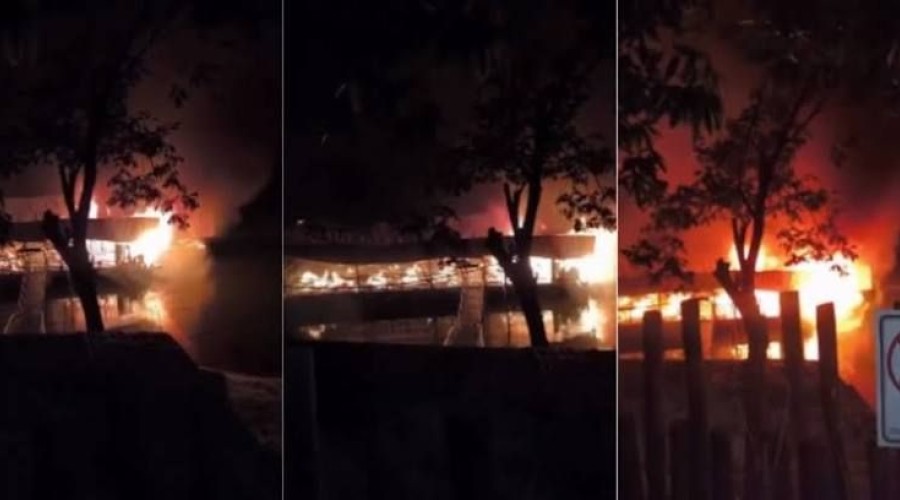 VÍDEO: Restaurante flutuante pega fogo e fica completamente destruído