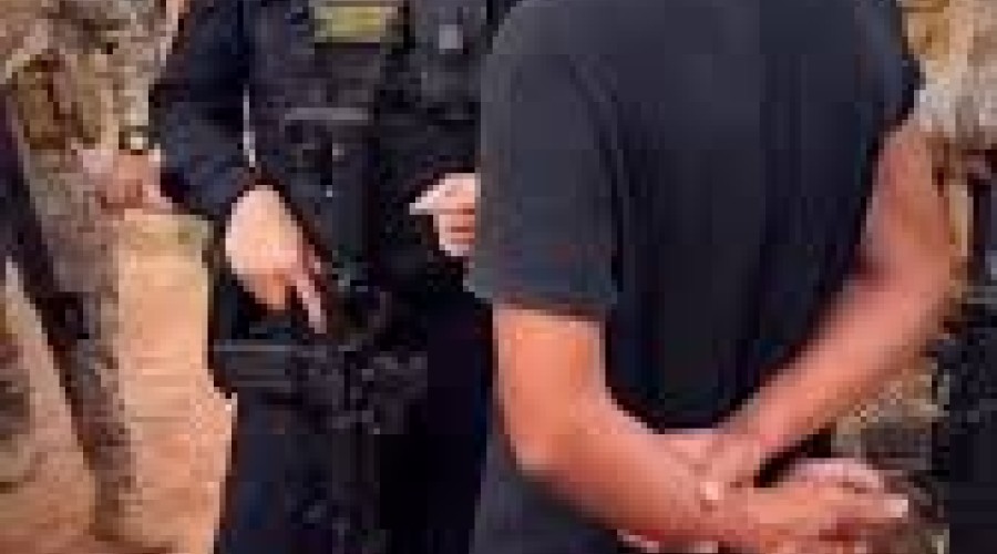 VÍDEO: Membro do PCC se passa por fã, pede para tirar foto com delegado, mas acaba sendo preso no Piauí