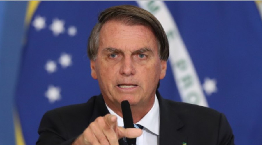 Bolsonaro discute estratégias com ministros para não depor à PF