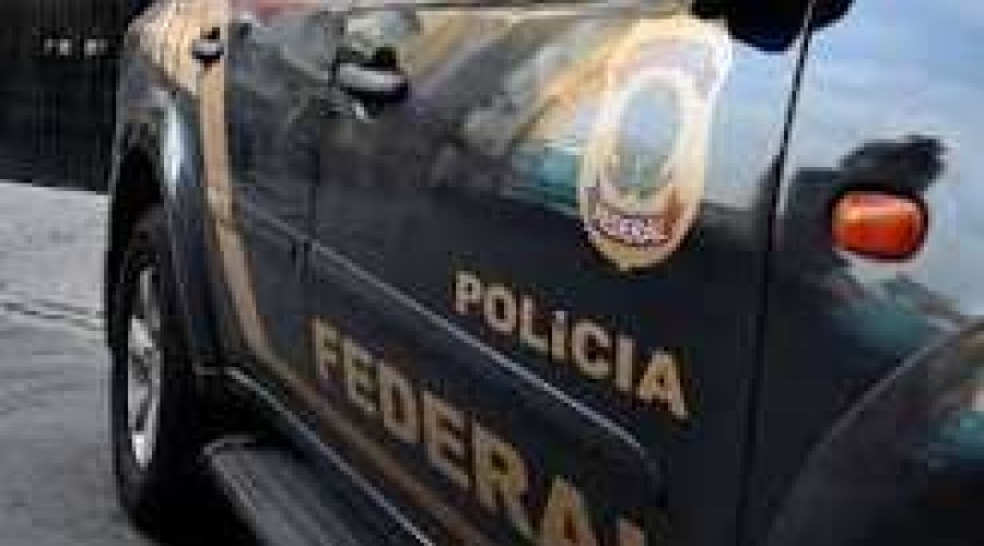 PF faz operação contra suspeitos de tráfico de drogas em 8 estados