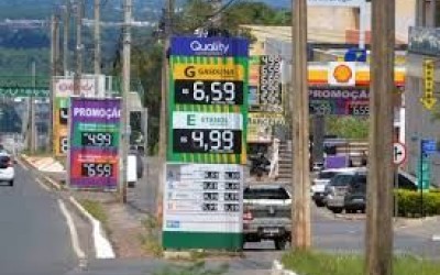 Governo anuncia novas medidas para conter preços de combustíveis e GLP