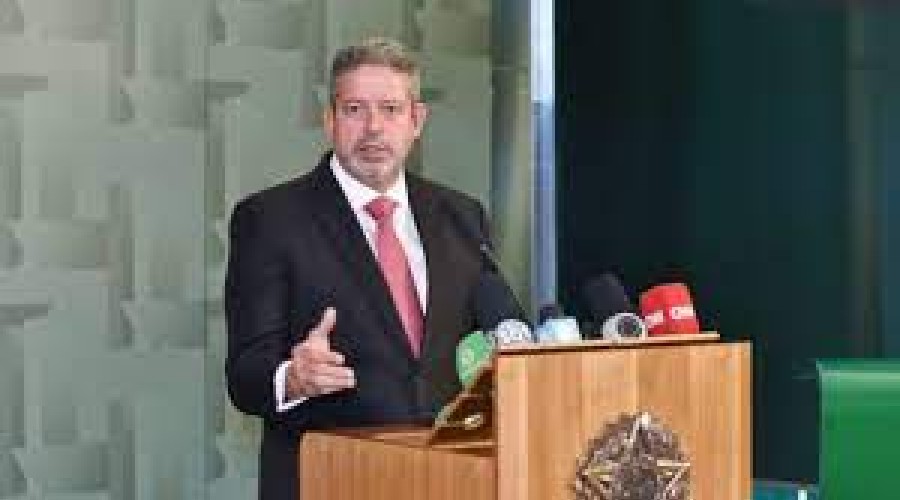 VÍDEO: Lira confirma votação do piso da enfermagem nesta quarta-feira