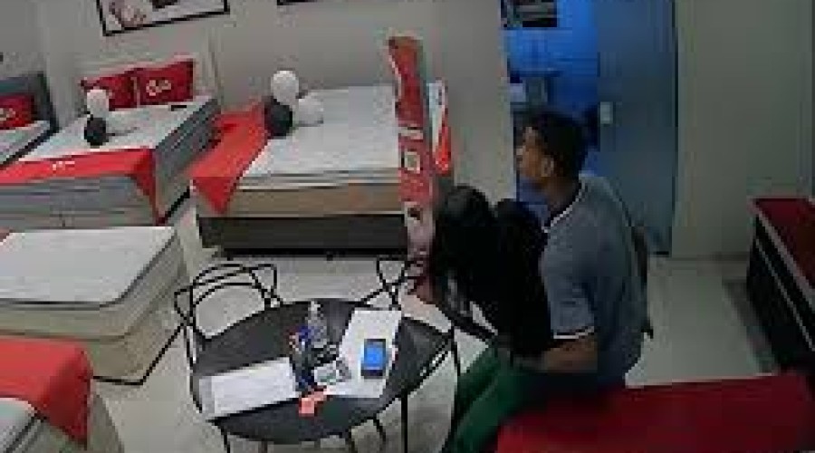 VÍDEO: Câmera flagra homem tentando abusar de vendedora em loja