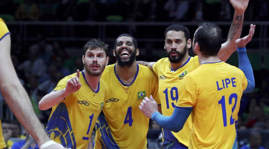 Brasil vira sobre a Rússia e se aproxima da semi do Mundial de vôlei