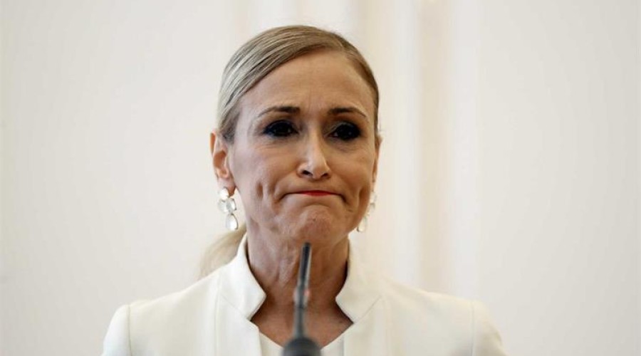 Cosméticos furtados e fraude em mestrado levam presidente da Comunidade de Madrid a demitir-se