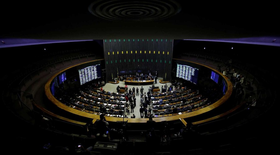 Comissão da Câmara aprova fim do foro privilegiado