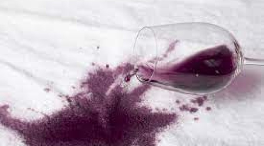 Sal para remover manchas de vinho tinto: mito ou verdade?