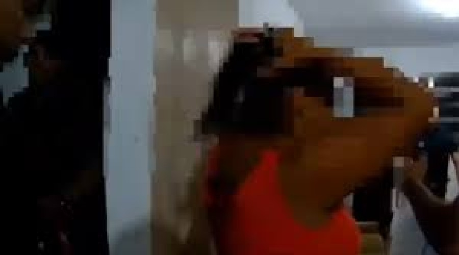 Nesse caso foi agressão - VÍDEO: Adolescente leva 'corretivo' da mãe: 