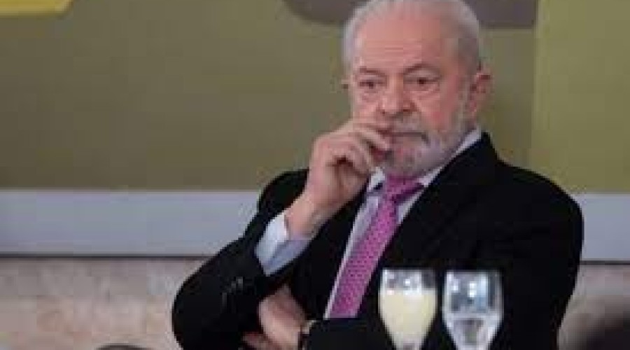 Governo antecipa para maio e junho pagamento de 13º salário do INSS