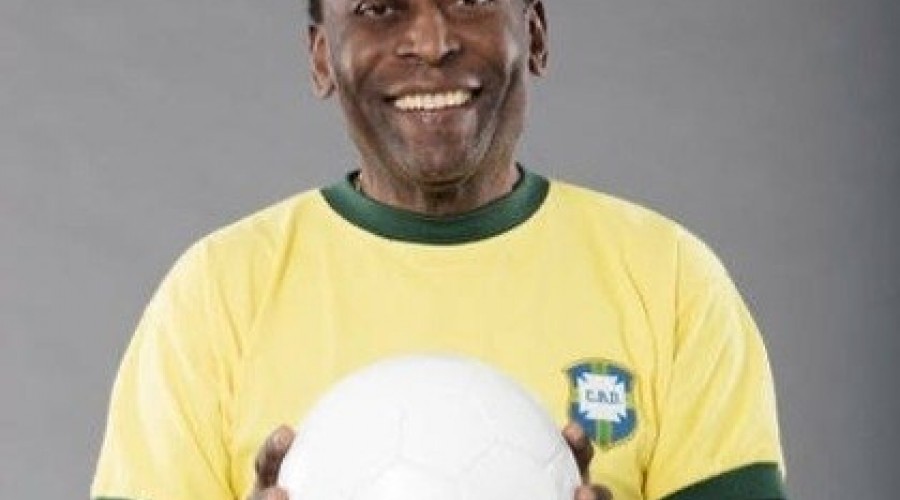 Com infecção urinária, Pelé permanecerá internado em SP