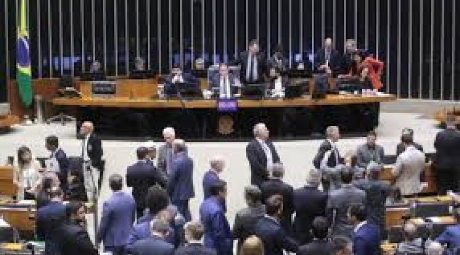 Aprovado projeto que garante ajuda para translado de brasileiros mortos