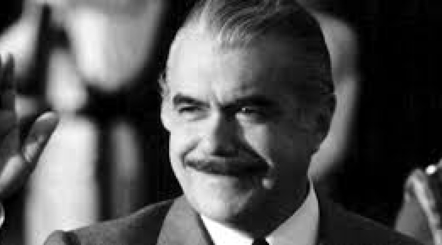 Em artigo, Sarney lembra que legalizou o PCdoB
