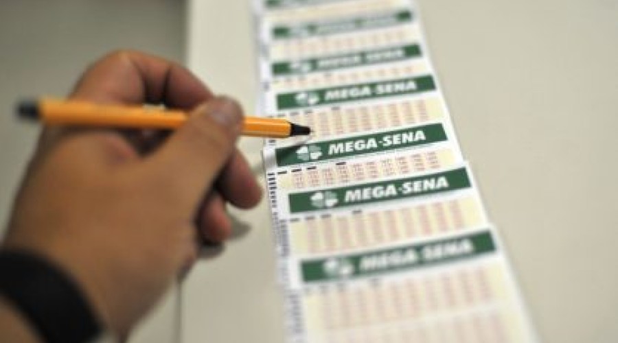 Mega-Sena sorteia nesta quarta prêmio acumulado em R$ 165 milhões