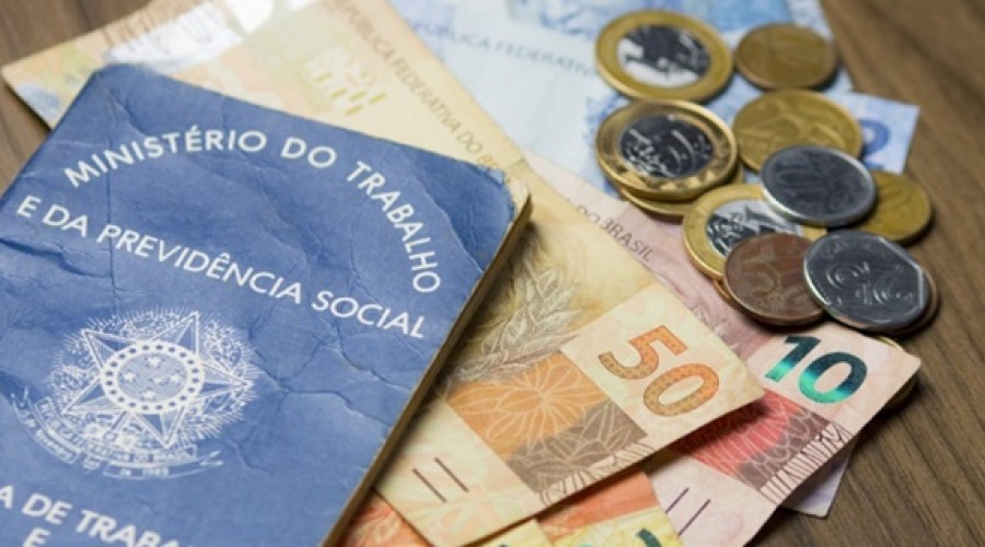 Governo propõe salário mínimo de R$ 1.002 para o próximo ano