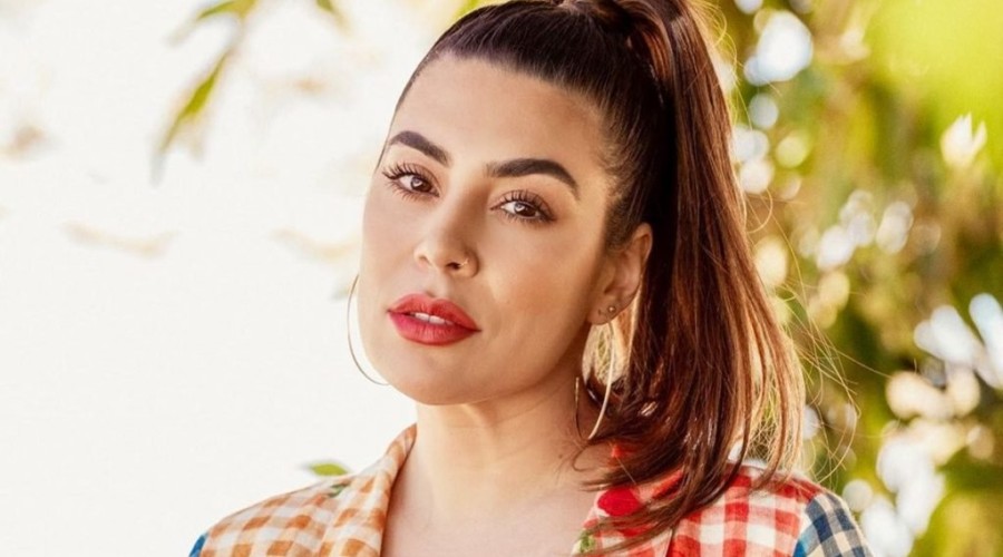 Exclusivo! Cantora sertaneja é a primeira confirmada no BBB22