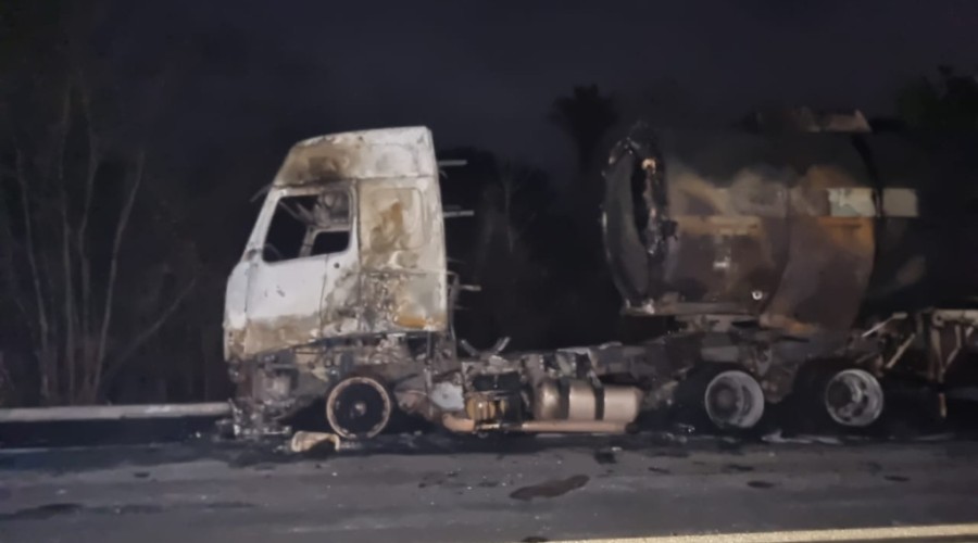 Motociclista morre após colidir com caminhão na BR-316, em Caxias - https://noca.com.br/