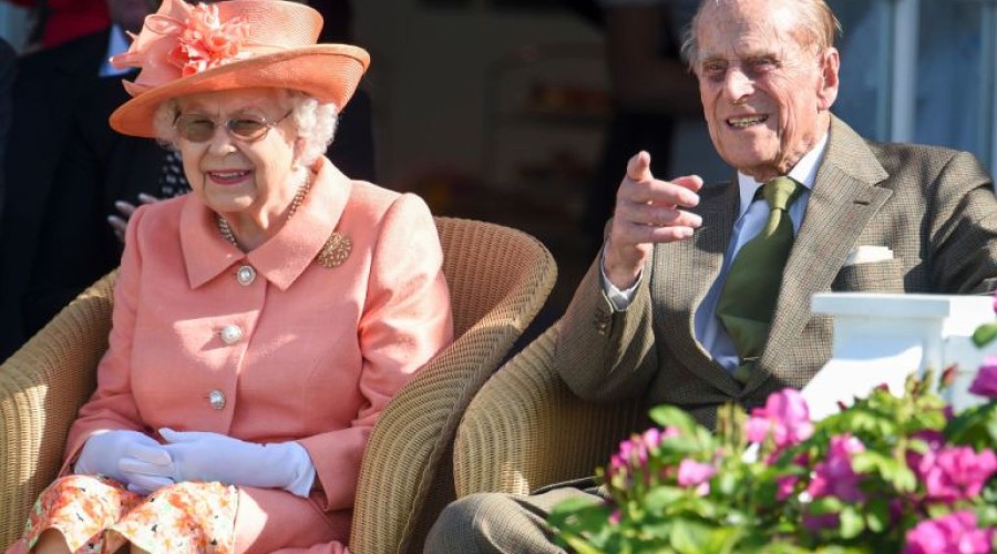 Príncipe Philip, marido da rainha Elizabeth II, morre aos 99 anos