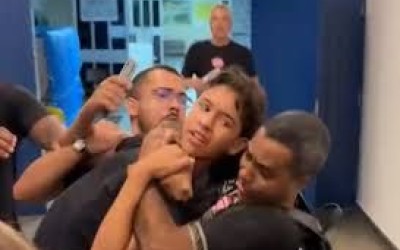 DEPUTADO DO PSOL DÁ MATA-LEÃO EM ASSESSOR