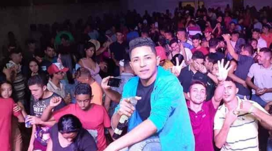 ASSISTA OS VÍDEOS: Cantor maranhense é destaque no Top Viral Global do Spotify