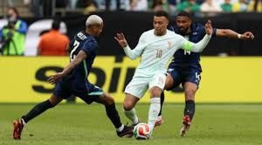 A Seleção Brasileira perdeu para a França por 2 a 1 nesta quinta-feira (26), no Gillette Stadium, em Boston, nos Estados Unidos, no primeiro amistoso da equipe de Carlo Ancelotti na Data Fifa.