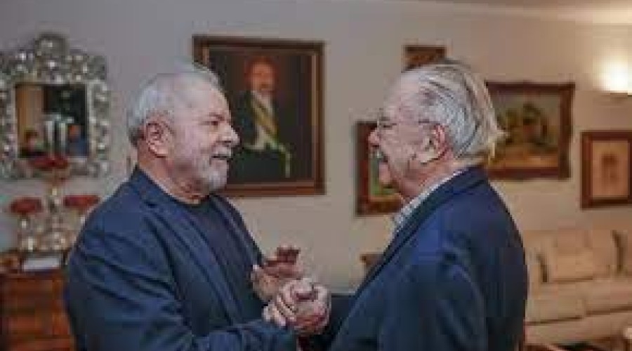 Sarney: “O Brasil nunca precisou tanto de um político como Lula”