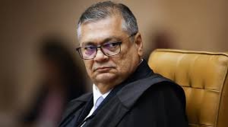 Dino manda PF investigar denúncias contra Brandão e recusa habilitação de advogada em processo do TCE/MA