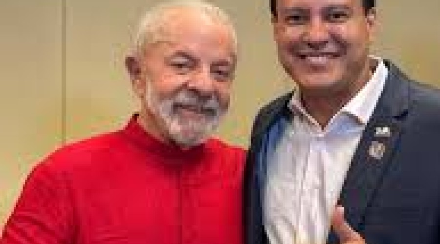 Felipe Camarão participa de encontro do PT com Lula e reforça projeto próprio no estado