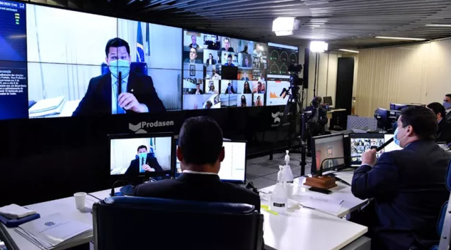 Senado aprova PEC que adia para novembro eleições municipais deste ano