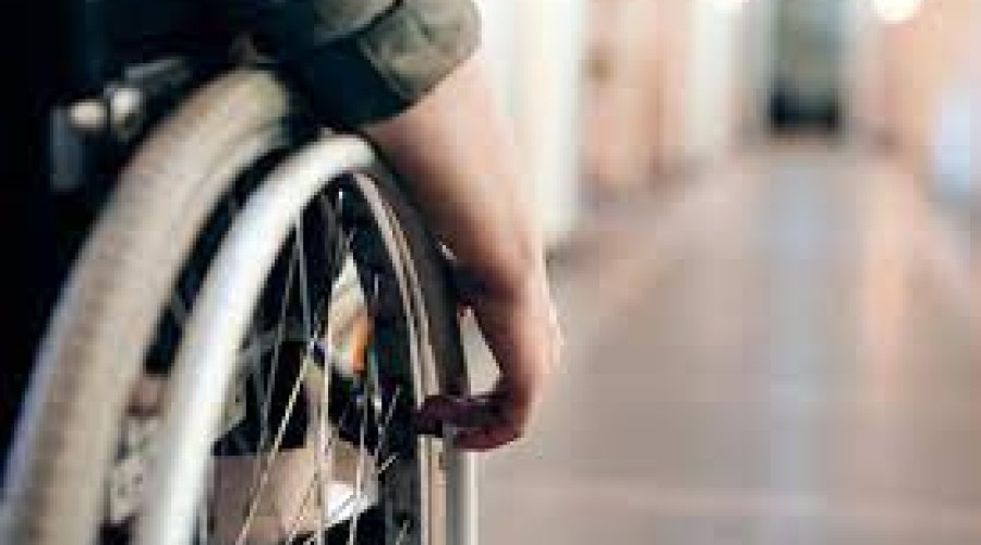 Suspeita de espancar marido com deficiência até a morte é presa