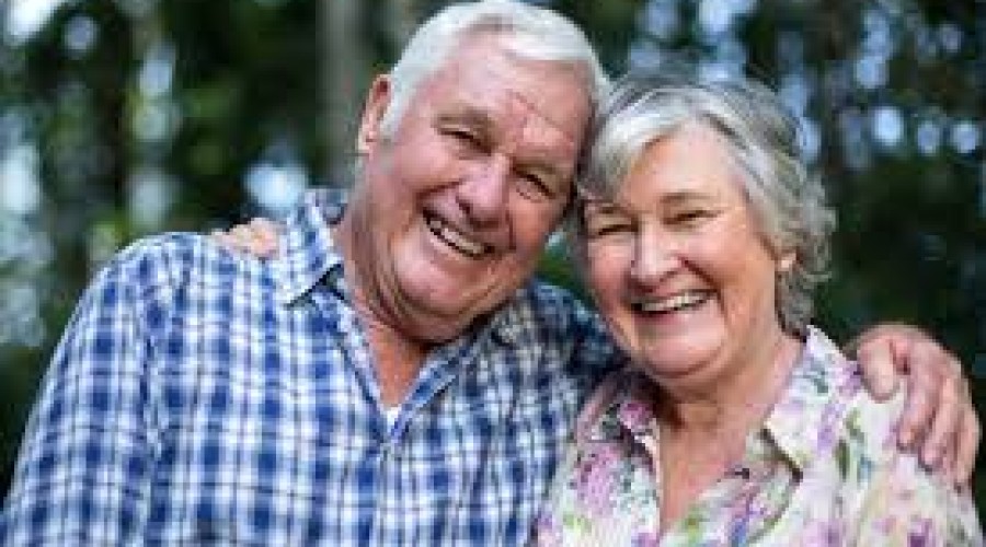 Aposentadoria passa para 56 anos pra mulheres e 58 para os homens neste país