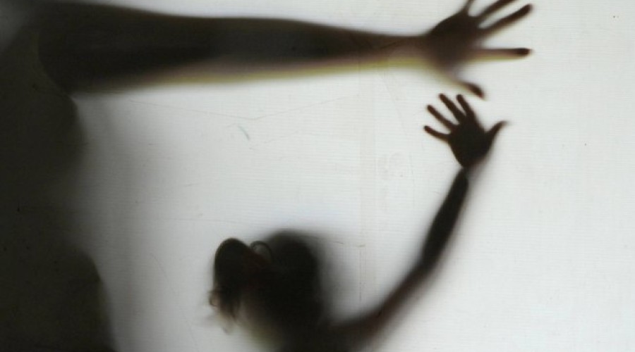 Pai, tio e avô são presos por estuprar menina de 11 anos