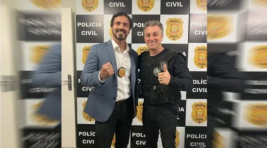 Luciano Huck finge ser policial do DF e ajuda homem a recuperar carro