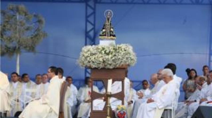 Por que Nossa Senhora Aparecida é a santa padroeira do Brasil e 12 de outubro se tornou feriado nacional?