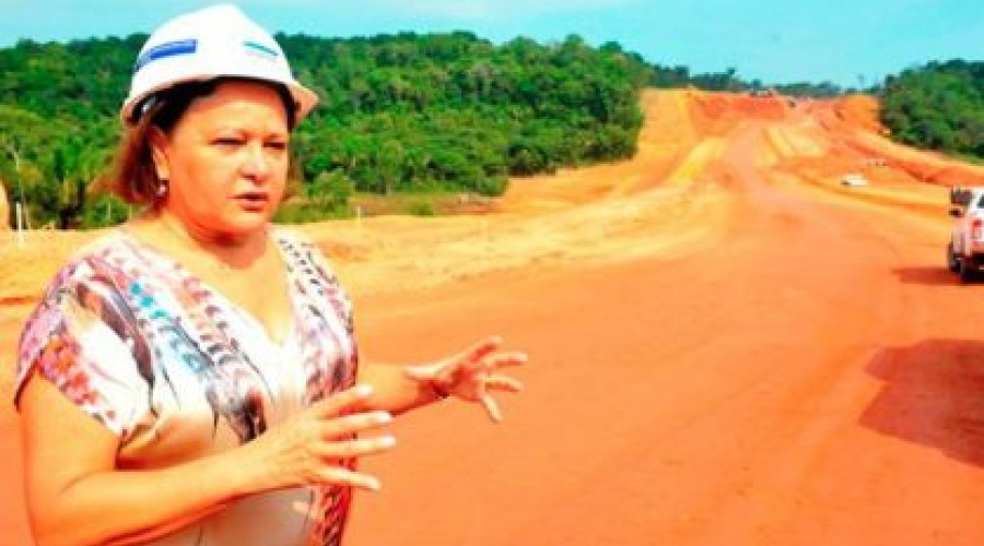 Polícia apreende R$ 200 mil em dinheiro em endereços de ex-secretária do Amazonas
