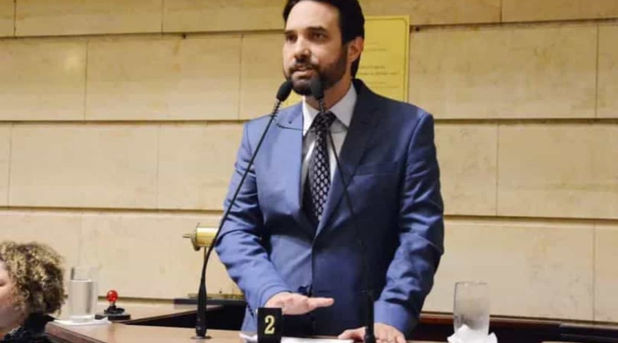 Polícia só concluirá inquérito após análise de telefone de Jairinho