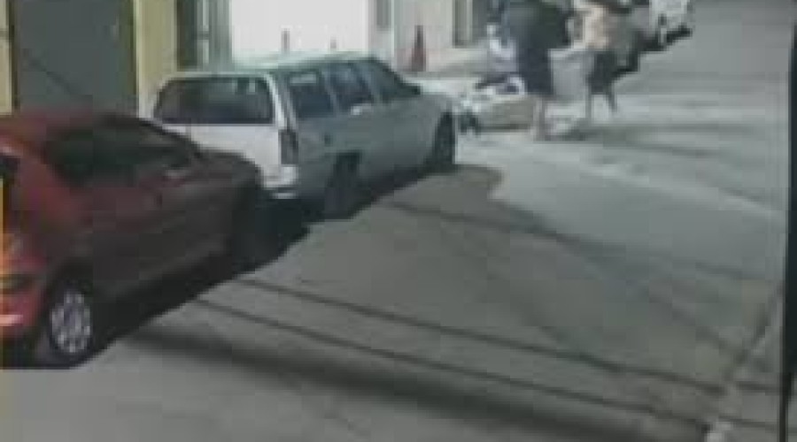 Vídeo: ex aparece carregando corpo de mulher antes de jogá-la no Tietê