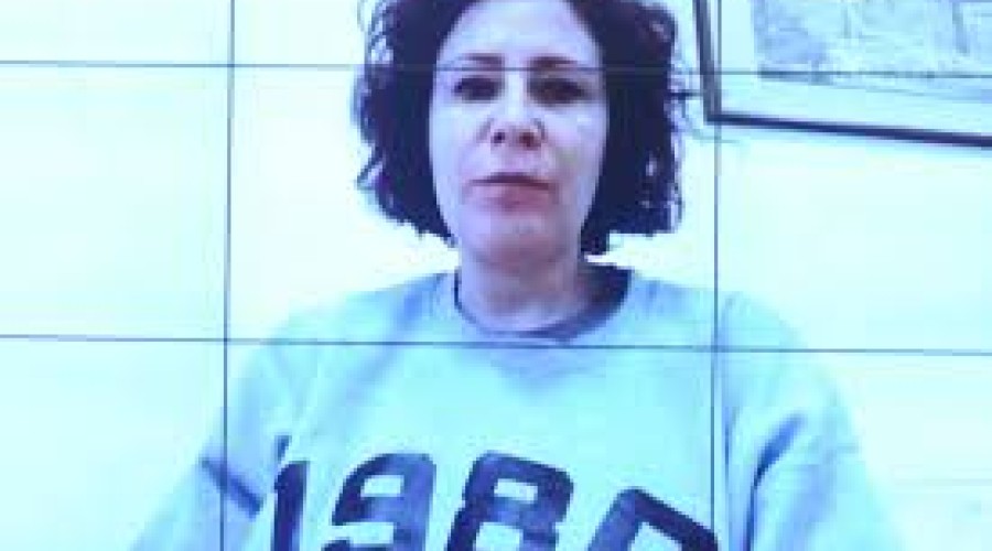 Ex-deputada federal Carla Zambelli foi agredida por detentas mais de uma vez em prisão, diz senador