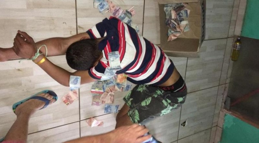 Ladrão dorme durante ‘roubo’ e acaba preso