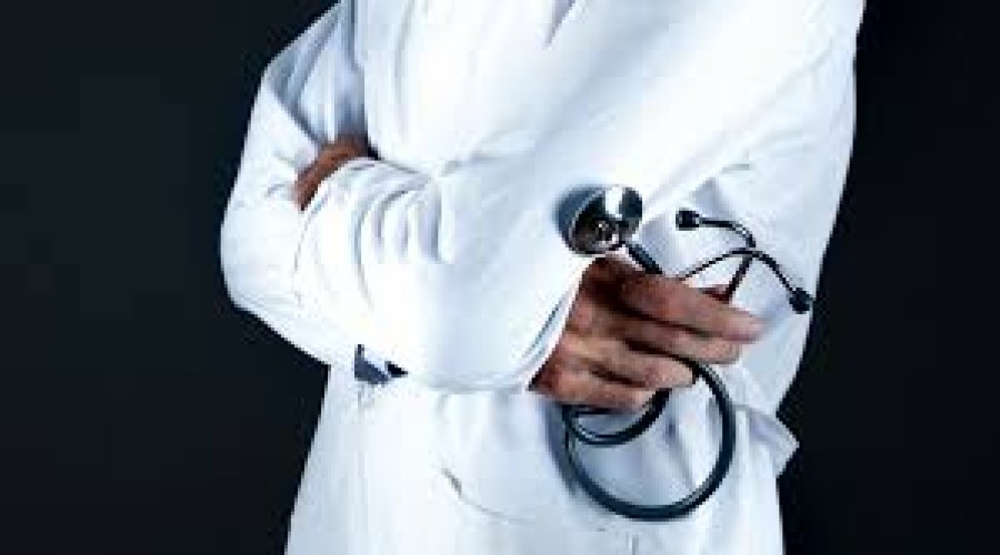 Médico é acusado de abusar sexualmente de mais de 200 pacientes nos EUA