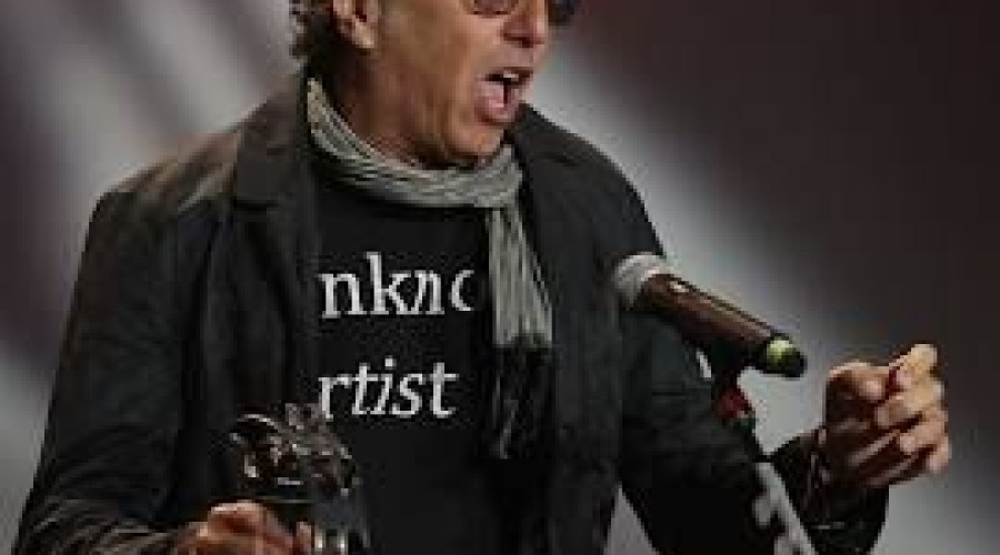 Zeca Baleiro (11/04/1966) celebra 60 anos com projeto que revisita sua trajetória musical