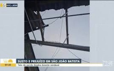 Teto de escola desaba durante vendaval em São João Batista