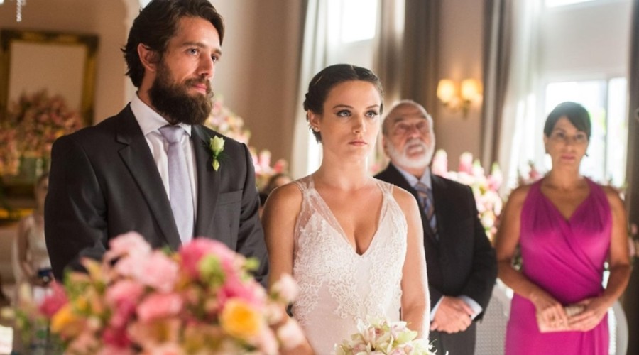 O Outro Lado: confira fotos do casamento bombante de Clara e Renato