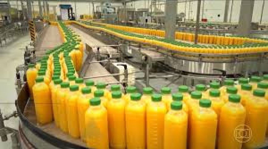 Suco de laranja brasileiro vira alvo de guerra comercial entre Brasil e EUA