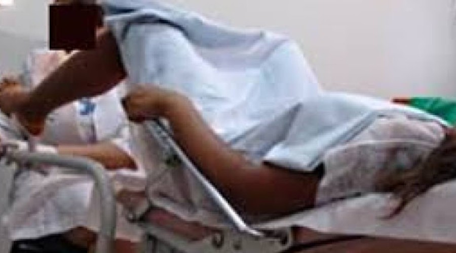 Esposa imobiliza amante do marido e coloca pimenta-malagueta na vagina dela
