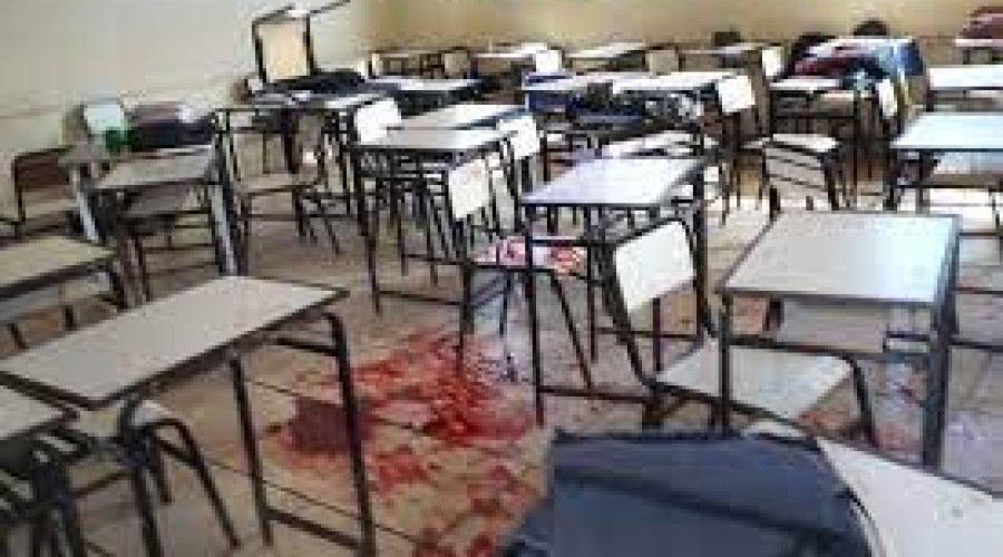 Menina atira em três pessoas em escola nos EUA