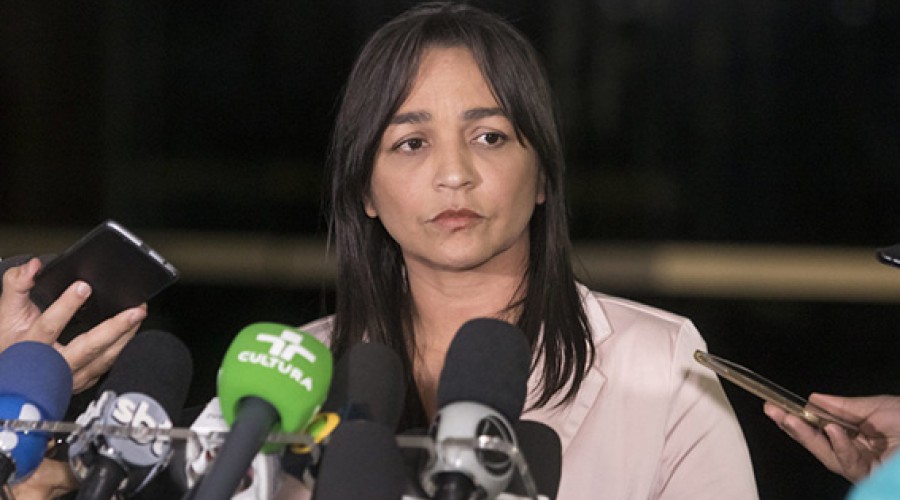 Senado aprova parecer de Eliziane que beneficia servidores do SUS