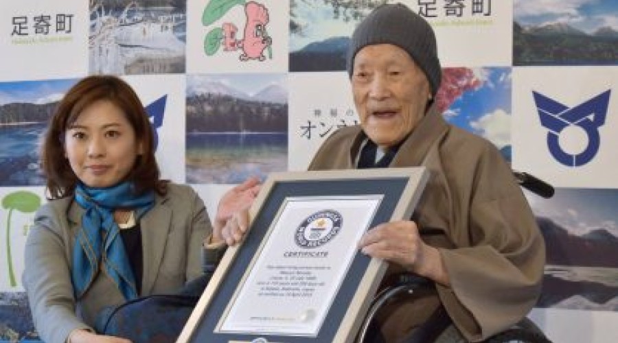 Japonês de 112 anos se torna o homem mais velho do mundo