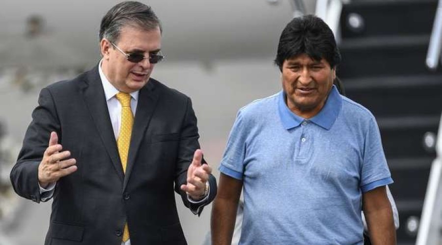Evo Morales chega ao México como asilado político